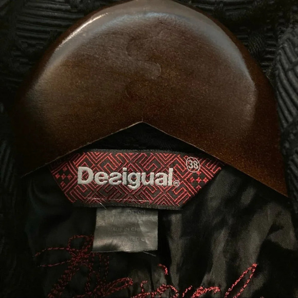 DESIGUAL Sz 38 Coat Colourful Floral Hem Relief Pattern Black Funnel Neck - Picture 4 of 14